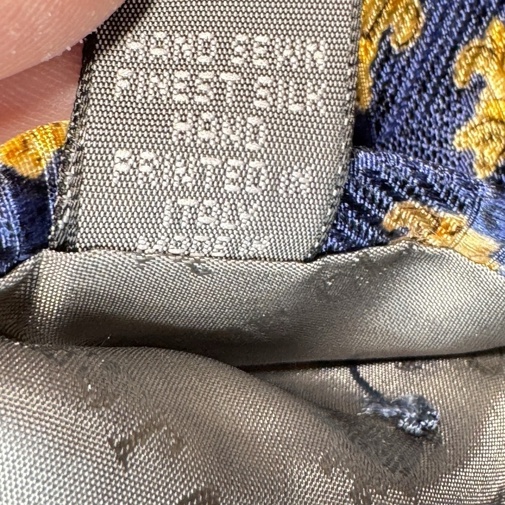 Robert Talbott Silk Tie Mens OS Navy Gold Fleur De Lis‎ Italian Luxury Classic - Picture 2 of 5